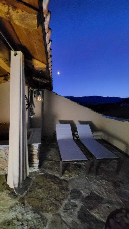 La Terrazza Naturas Con Romantica Mini Piscina Calda Sui Tetti Rossana Kültér fotó
