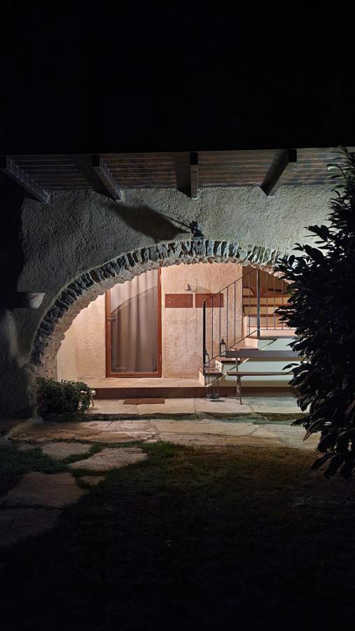 La Terrazza Naturas Con Romantica Mini Piscina Calda Sui Tetti Rossana Kültér fotó